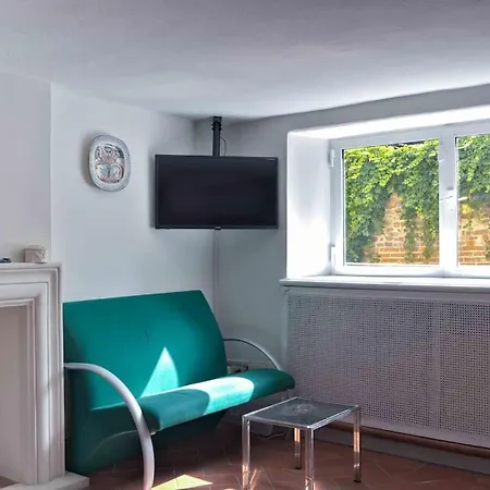 Magnoli 2 Bedroom Apartment Florence